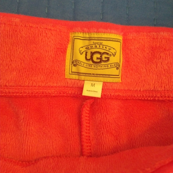UGG tracksuit 2 piece jacket and pants - Picture 5 of 8